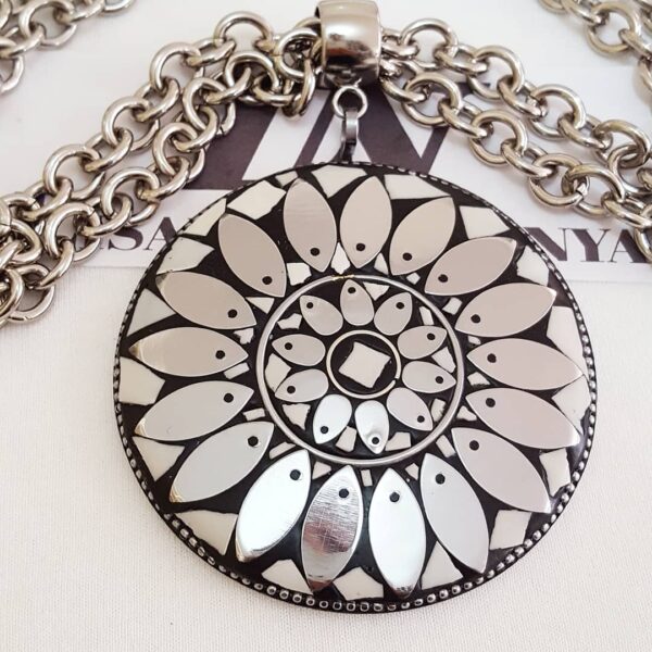 Conjunto Colar Tibetano Caquinho Branco + Pulseira Elo Cadeado-22