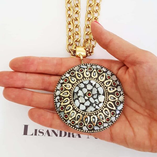 8355e Colar Tibetano Mandala Caquinho Cerâmica Branca Corrente Aço Banho Ouro