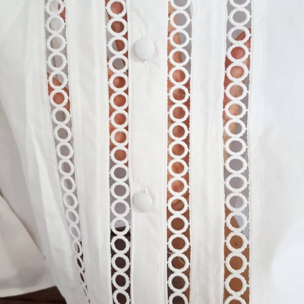 Camisa Feminina Manga Flare Bufante Trabalhado Frontal Botões Forrados