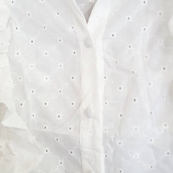 Camisa Feminina Laise Branca Manga Longa Babados Frontais