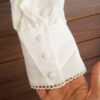 Camisa Feminina Manga Longa Branca Trabalhada Botões Forrados