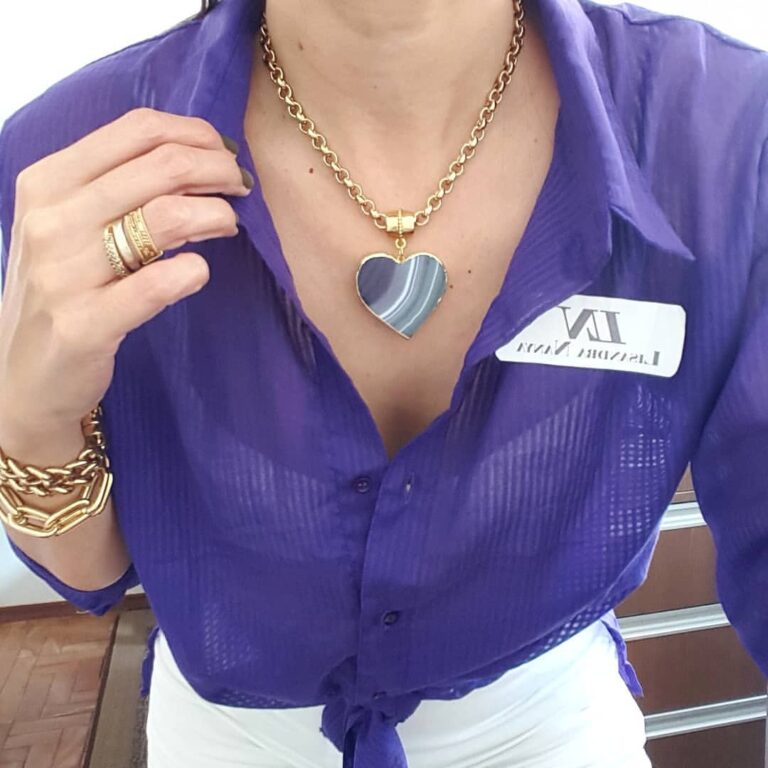 Colar Dourado Pingente Coração Pedra Mineral Ágata Roxa Banho Lateral