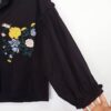 Blusa Feminina Estilo Bata Bordados Frontais Manga 3/4 Bufante Botões Embutidos