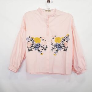 Blusa Feminina Estilo Bata Bordados Frontais Manga 3/4 Bufante Botões Embutidos