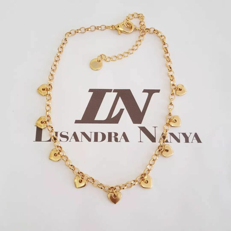 Colar Choker Dourado Corrente Aço Banho Ouro Elo Português-130 Pingentes Corações Fecho Mosquete 35cm
