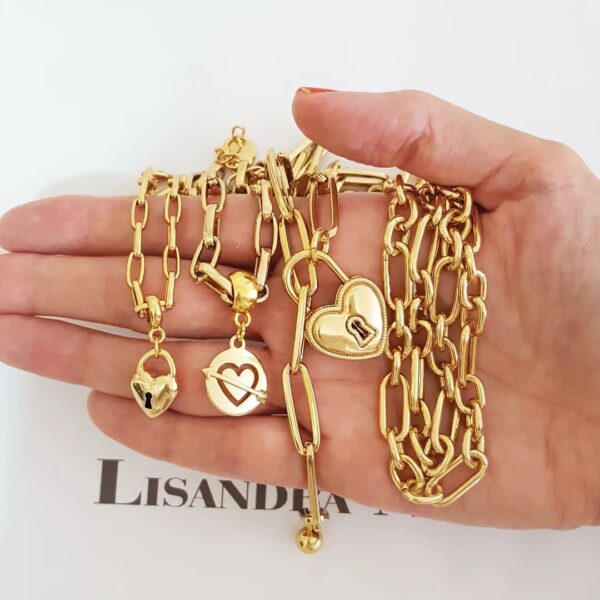 Conjunto Dourado 4 Colares Fashionistas Corrente Aço Banho Ouro Pingentes Coração Fecho Mosquete