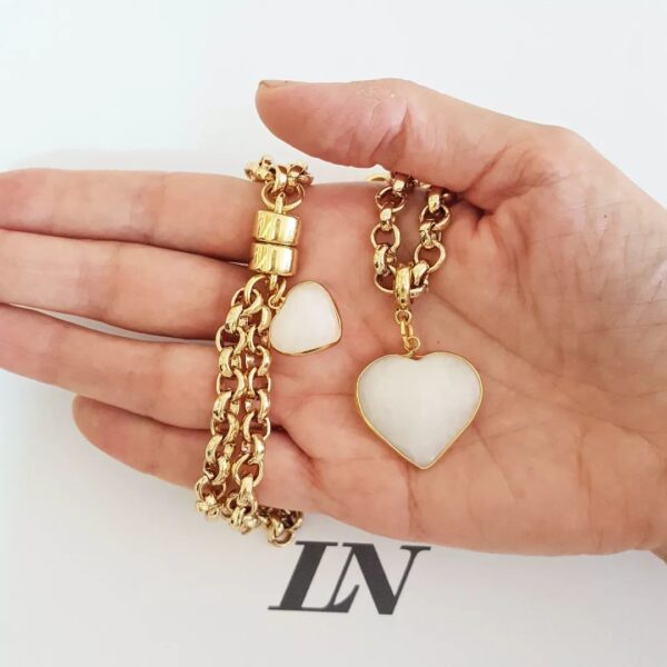 Conjunto Pulseira e Colar Pingente Coração Quartzo Branco Banho Ouro Elo Português