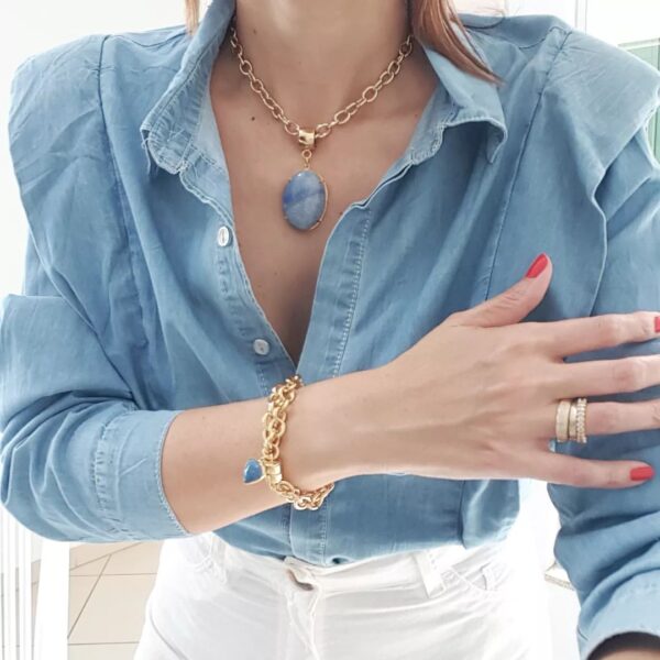 Pulseira Dourada Corrente Aço Banho Ouro Elo Cadeado-22 Pingente Pedra Mineral Sodalita Coração Azul - 18cm