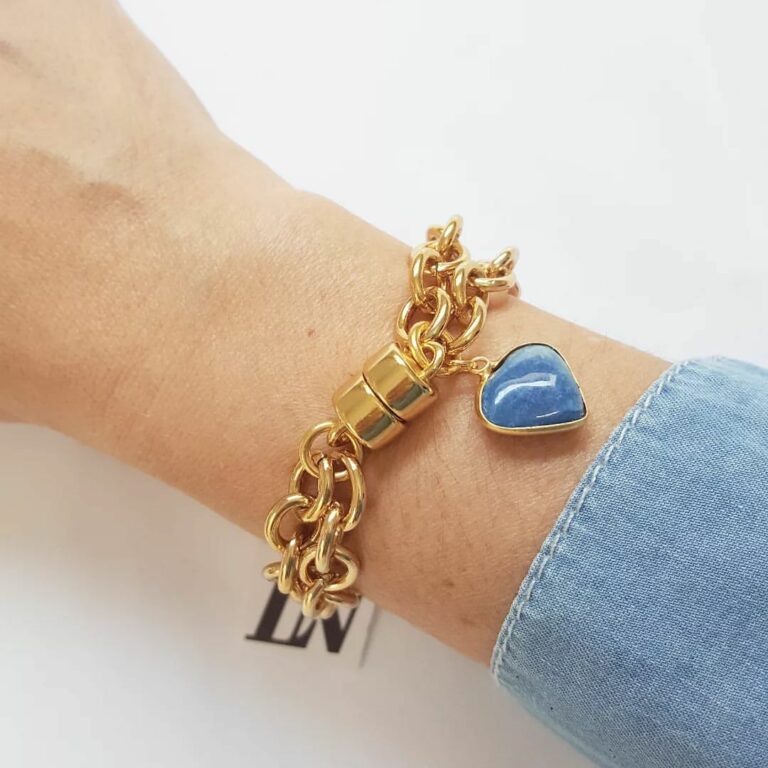 Pulseira Dourada Corrente Aço Banho Ouro Elo Cadeado-22 Pingente Pedra Mineral Sodalita Coração Azul - 18cm