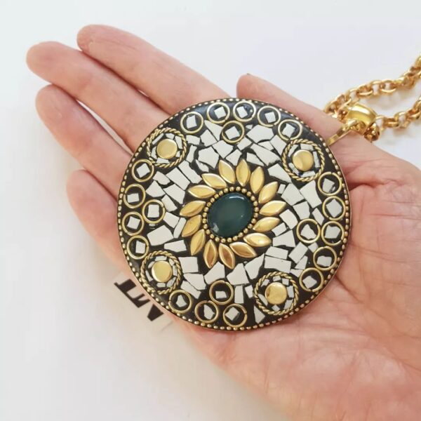 Colar Tibetano Caquinho Branco Corrente Aço Banho Ouro Elo Português-106