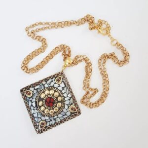 Colar Tibetano Losango Médio Caquinho Cerâmica Branco Corrente Banho Ouro