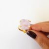 8895b Anel Pedra Mineral Bruta Ametista Lilás Metal Regulável Aberto Banho Ouro