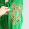 Blusa Feminina Verde Decote Redondo Manga Longa c/ Bordado Laranja Pregas nos Punhos