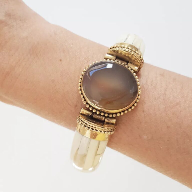 Pulseira Tibetana Osso Importada Banho Ouro Pedra Mineral Ágata Creme
