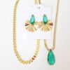 8980a Conjunto Combinado Pedra Verde Esmeralda Banho Ouro 2 Colares + Brinco
