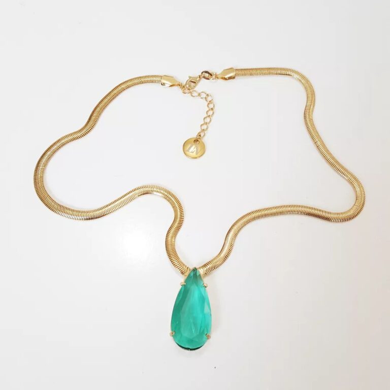 Colar Pingente Gota Lapidada Verde-Esmeralda Banho Ouro Elo Serpente Fino