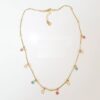 Colar Choker Elo Veneziana Pingentes Pontos de Luz Coloridos Banho Ouro