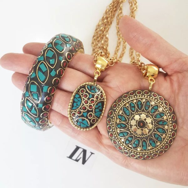 Conjunto Combinado Tibetano Turquesa Cerâmica Pulseira e Colares