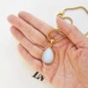 Colar Gota Pedra da Lua Branca Banho Ouro Elo Meia Cana Aço