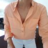 Camisa Feminina Tradicional Tencel Manga Longa Laranja Bolso Frontal