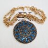 Colar Tibetano Dourado Curto 50cm 2 Voltas Elo Cadeado-22 Pingente Azul Colar Tibetano Cerâmica Azul Corrente Aço Elo Cadeado-22 Banho Ouro
