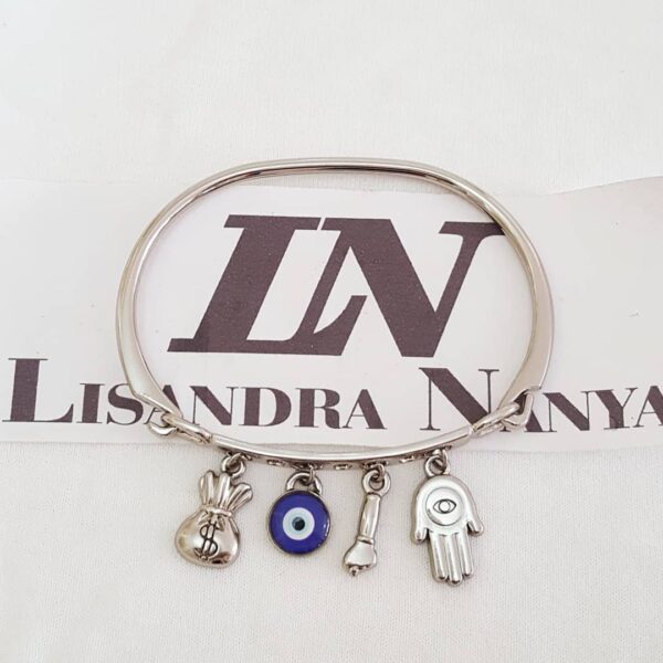 Conjunto 4 Pulseiras Prateadas Metal Banho Galvânico Vários Pingentes